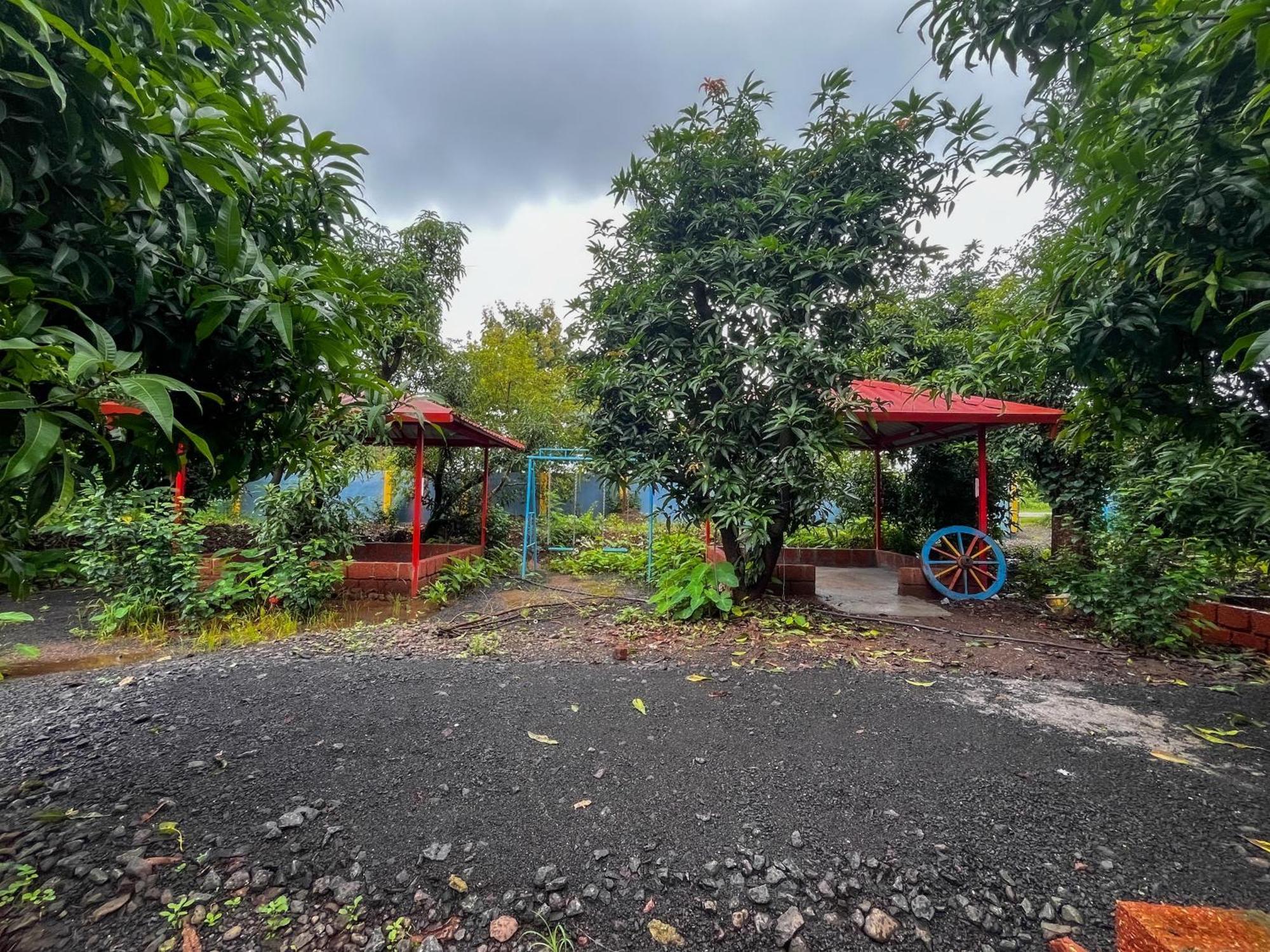 Karjat In Resort Екстериор снимка